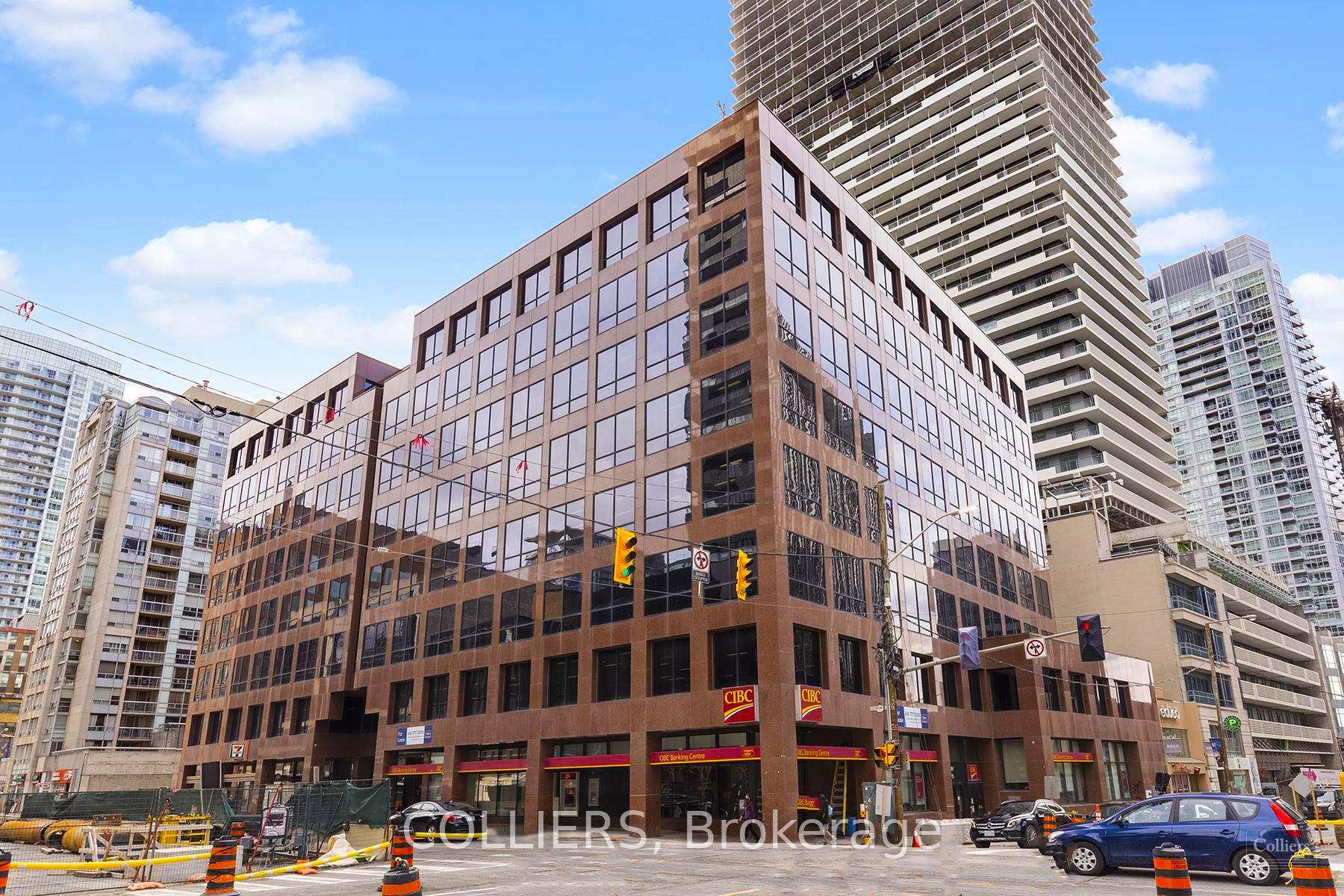 1 Eglinton Avenue E 400