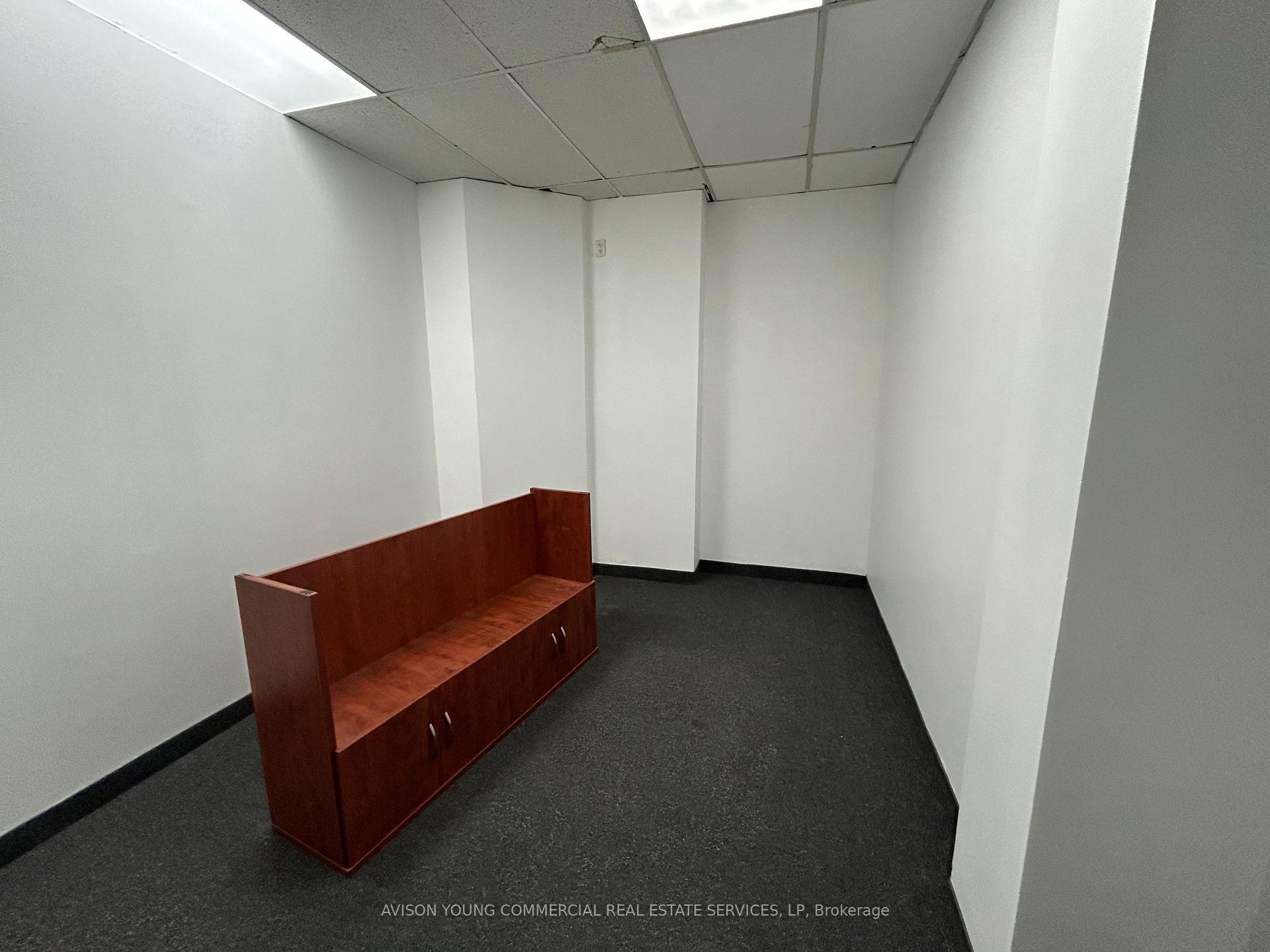 55 Eglinton Avenue E 605