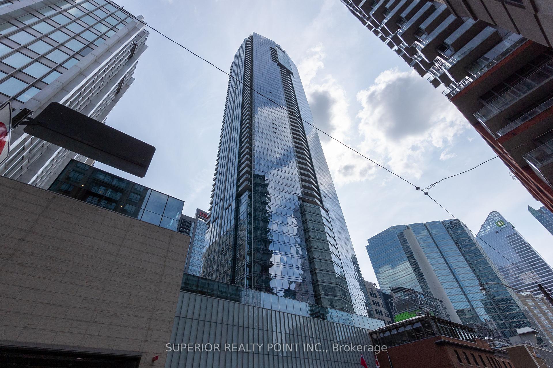 180 University Avenue 4408