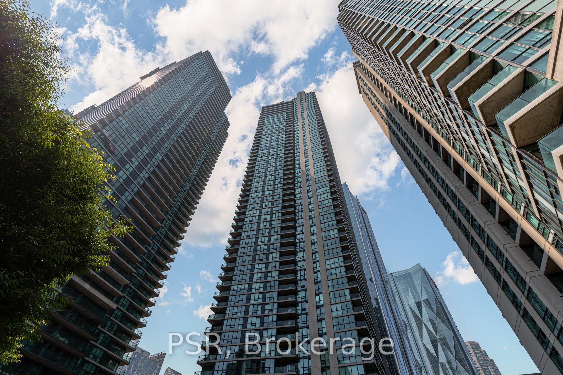18 Harbour Street 2409, Toronto C01 Unit: 2409