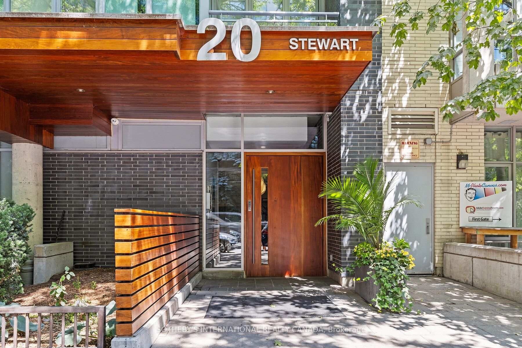 20 Stewart Street 706