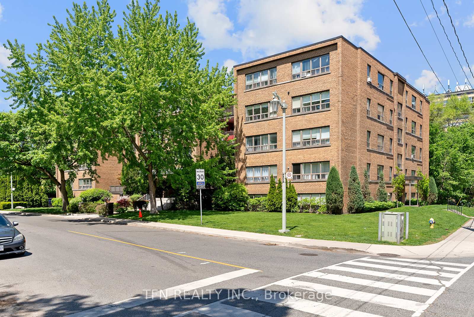 24 Shallmar Boulevard 311