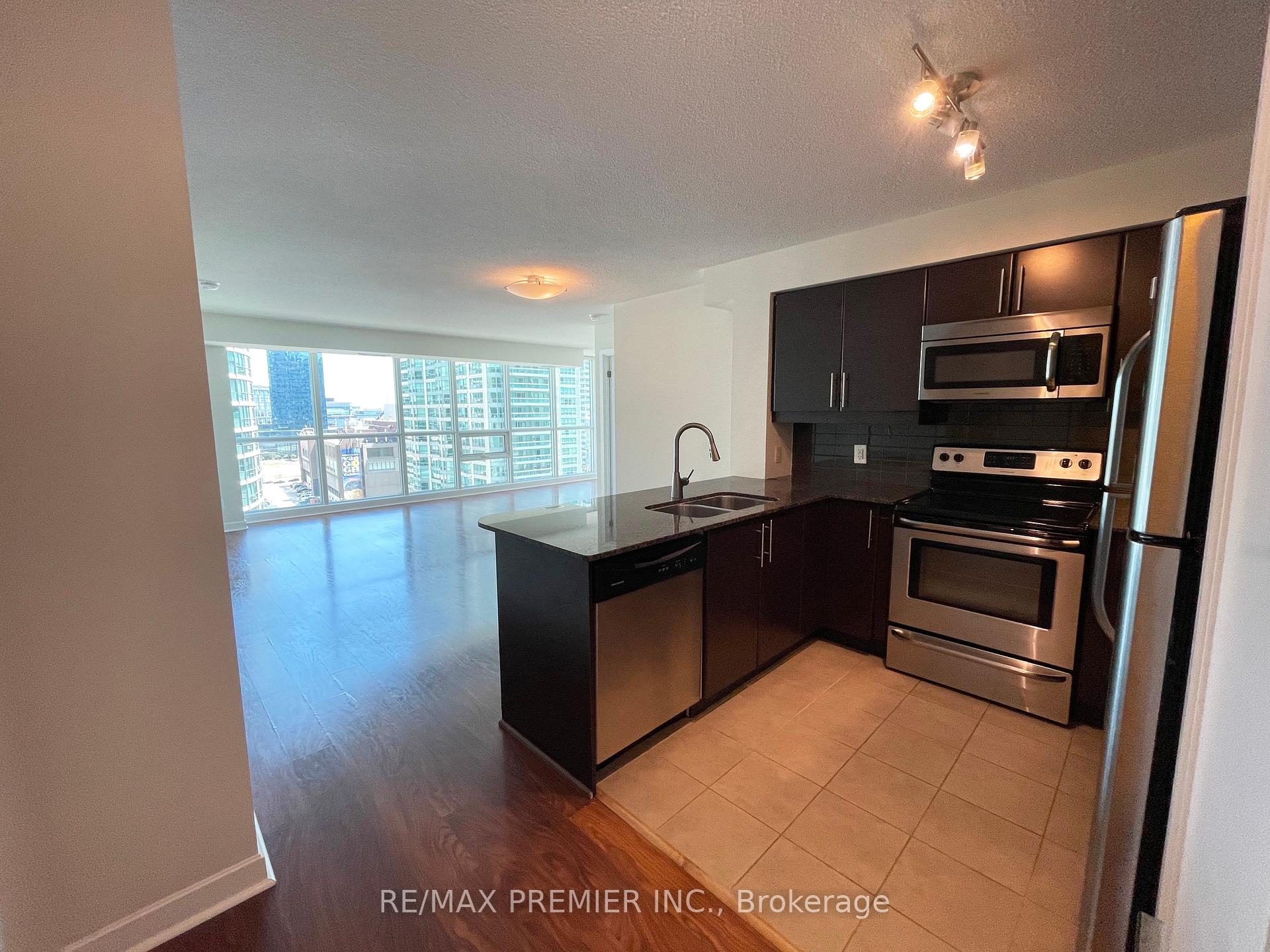 33 Bay Street 1208