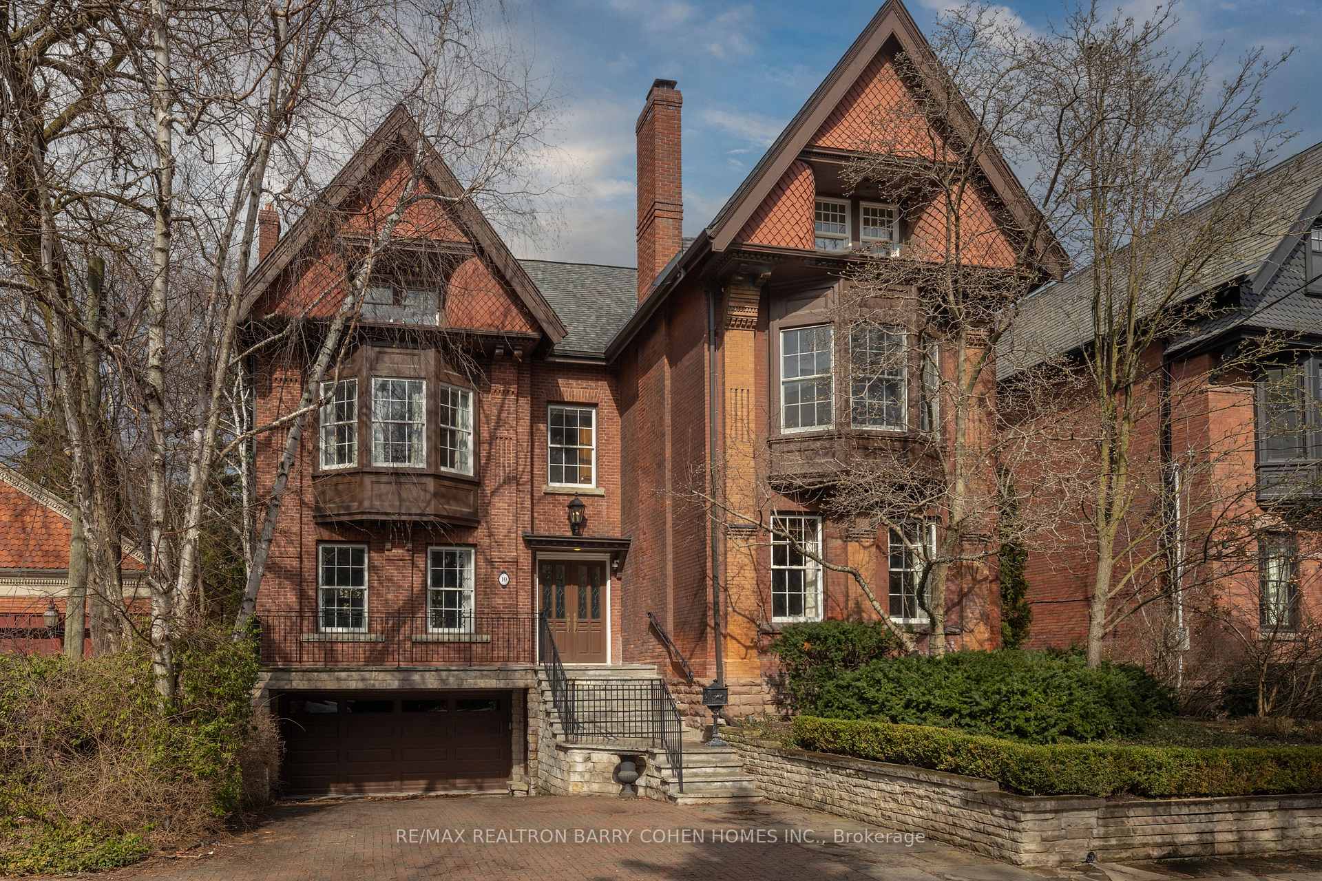 10 Pine Hill Road, Toronto C09