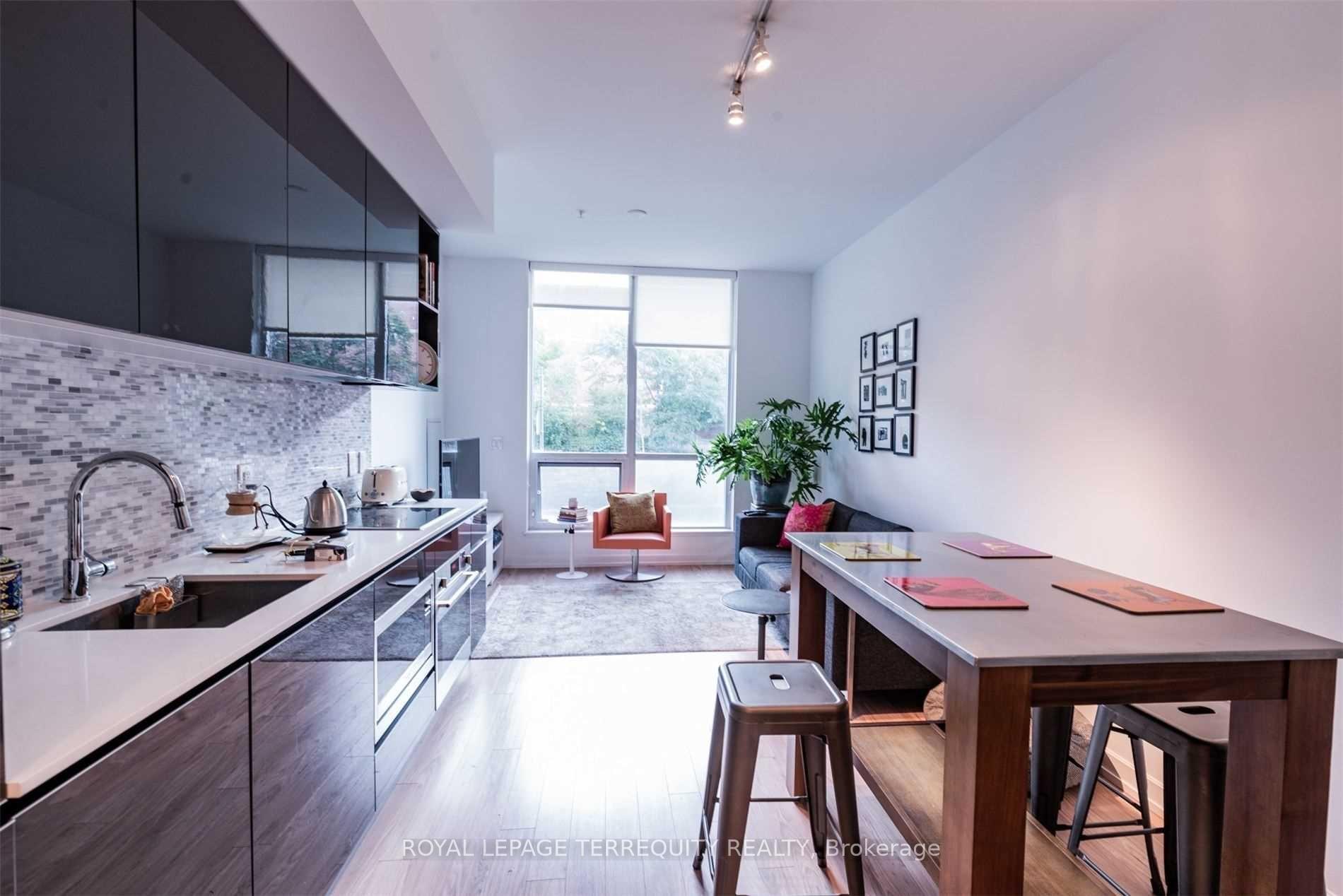 377 Madison Avenue 105, Toronto C02 Unit: 105