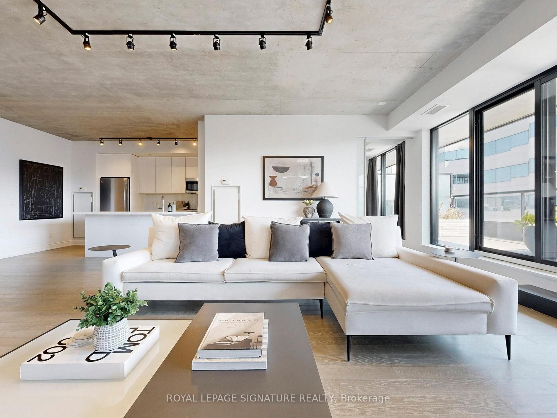 608 Richmond Street W 1105