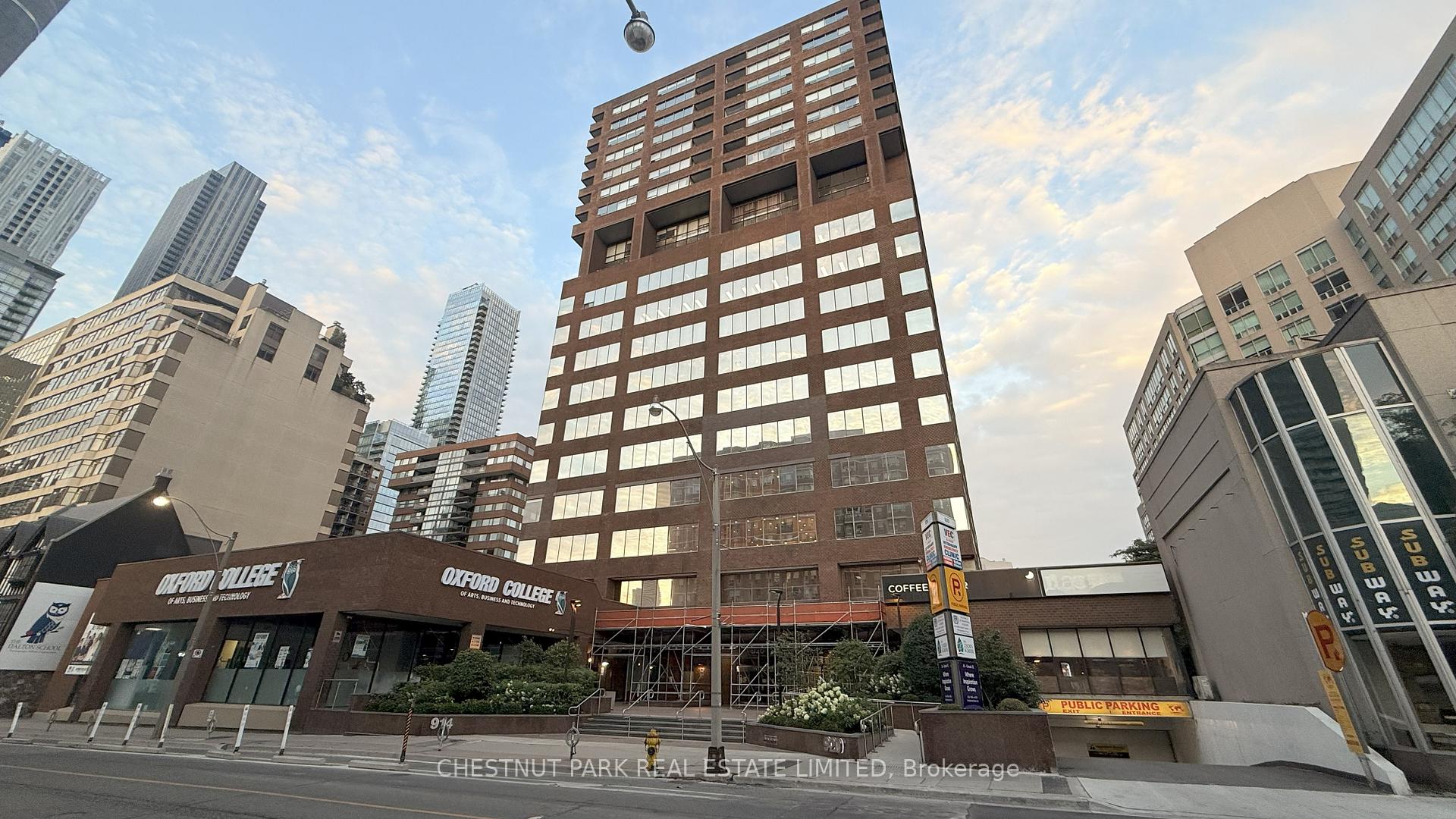 914 Yonge Street 1707