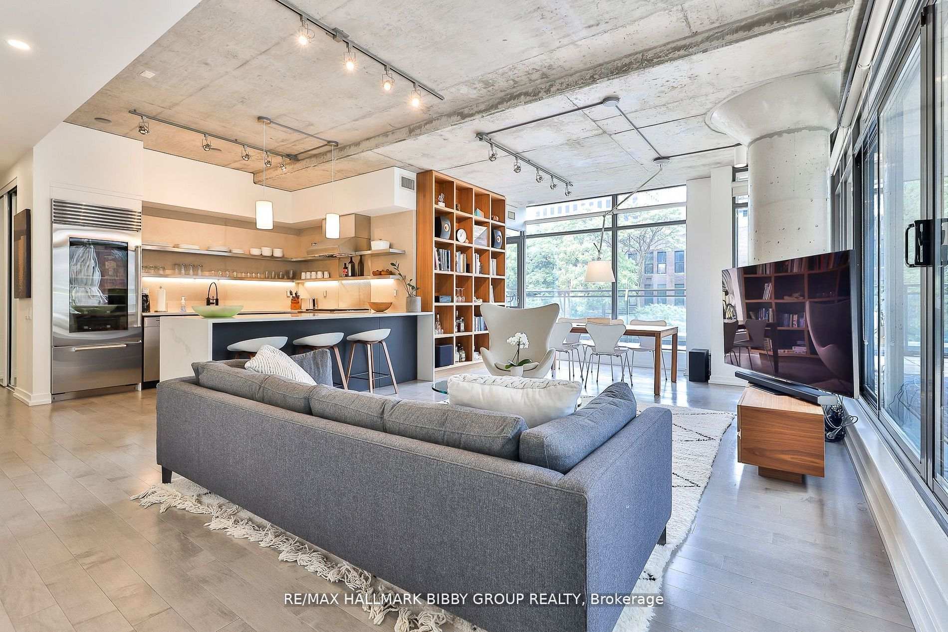 10 Morrison Street 305