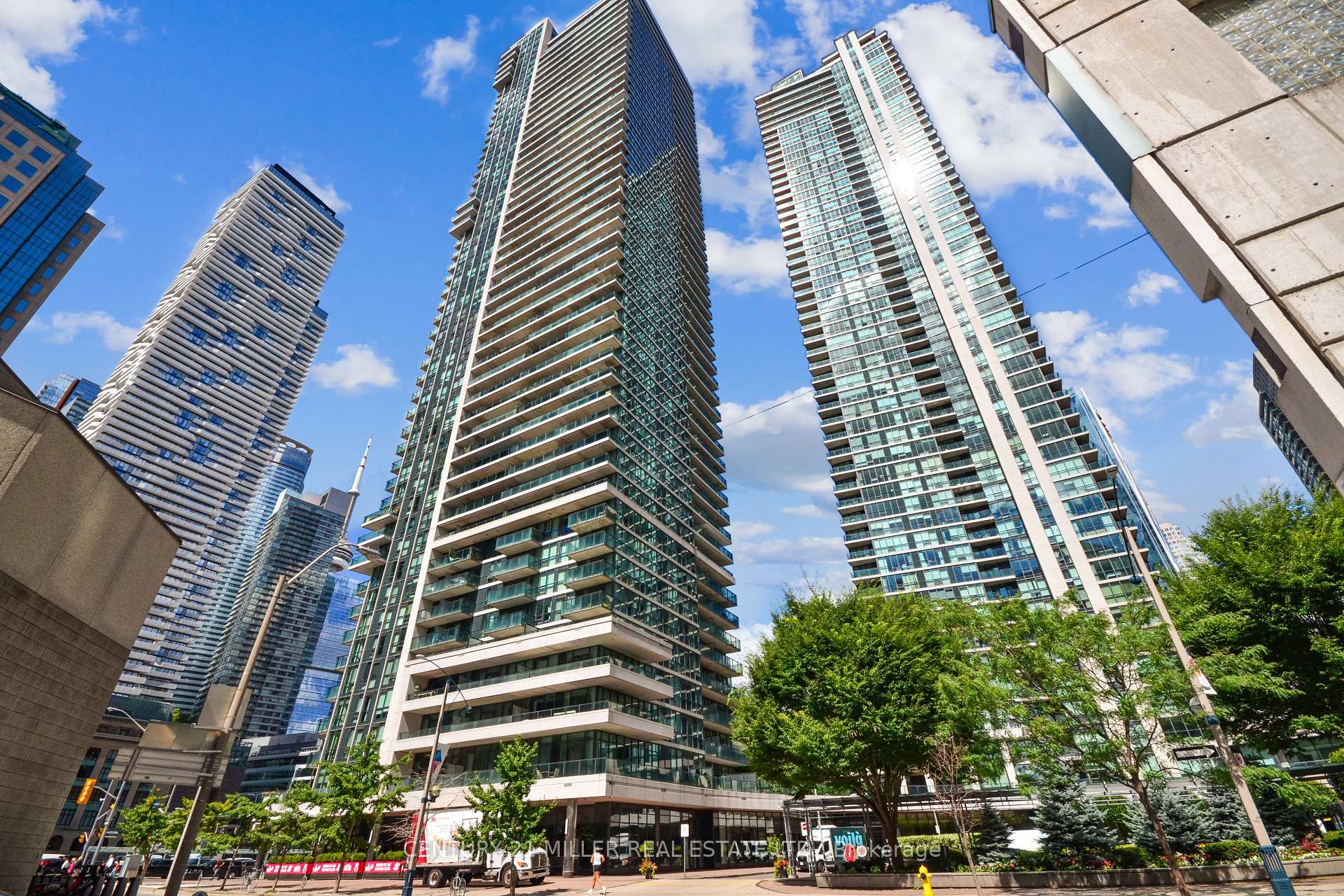 33 Bay Street 4203