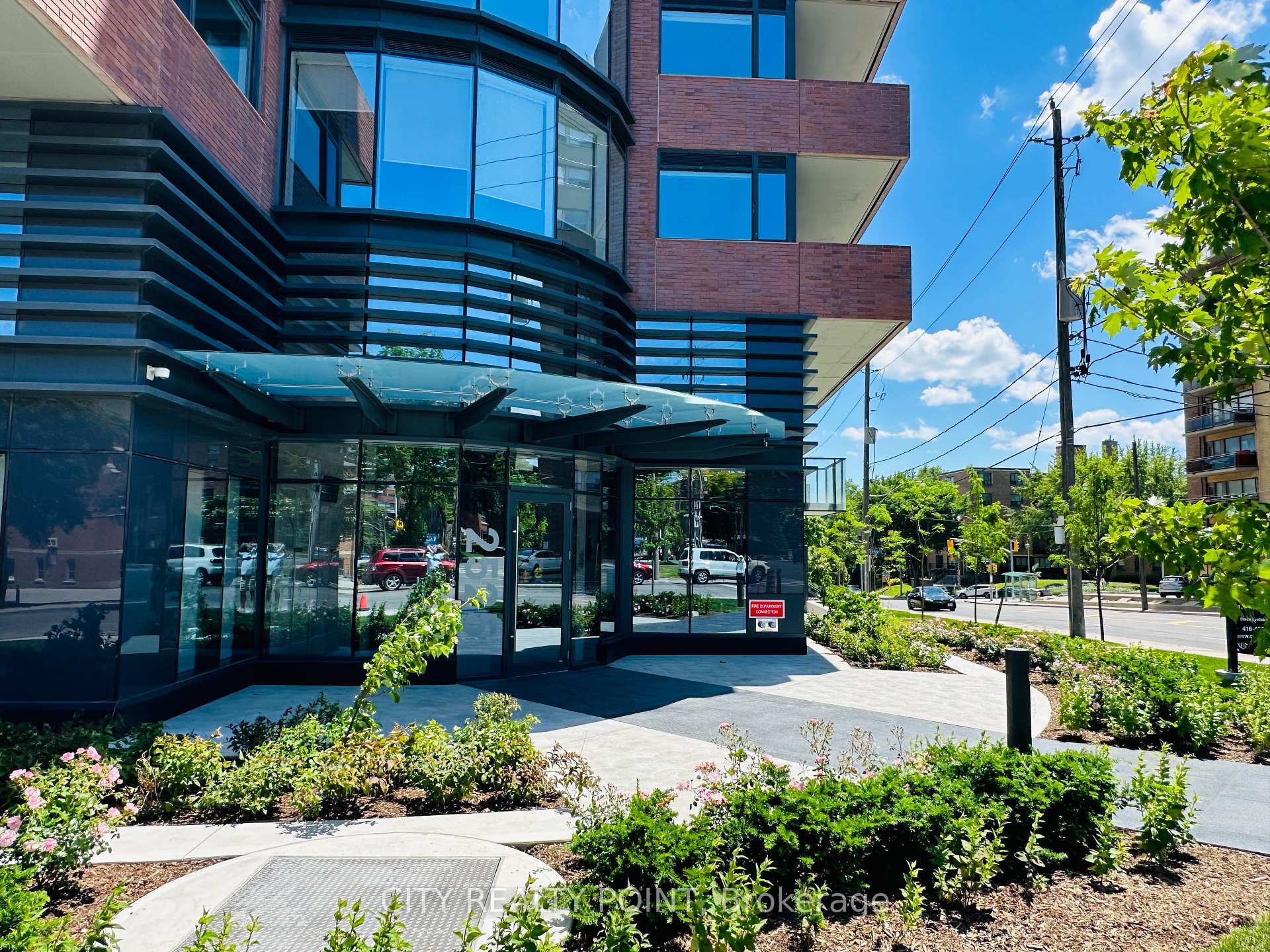 2525 Bathurst Street 206