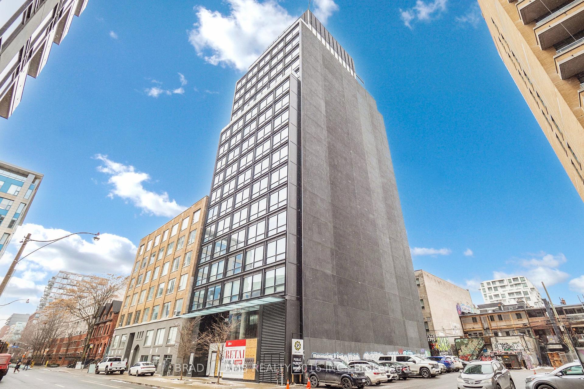 458 Richmond Street W 1702
