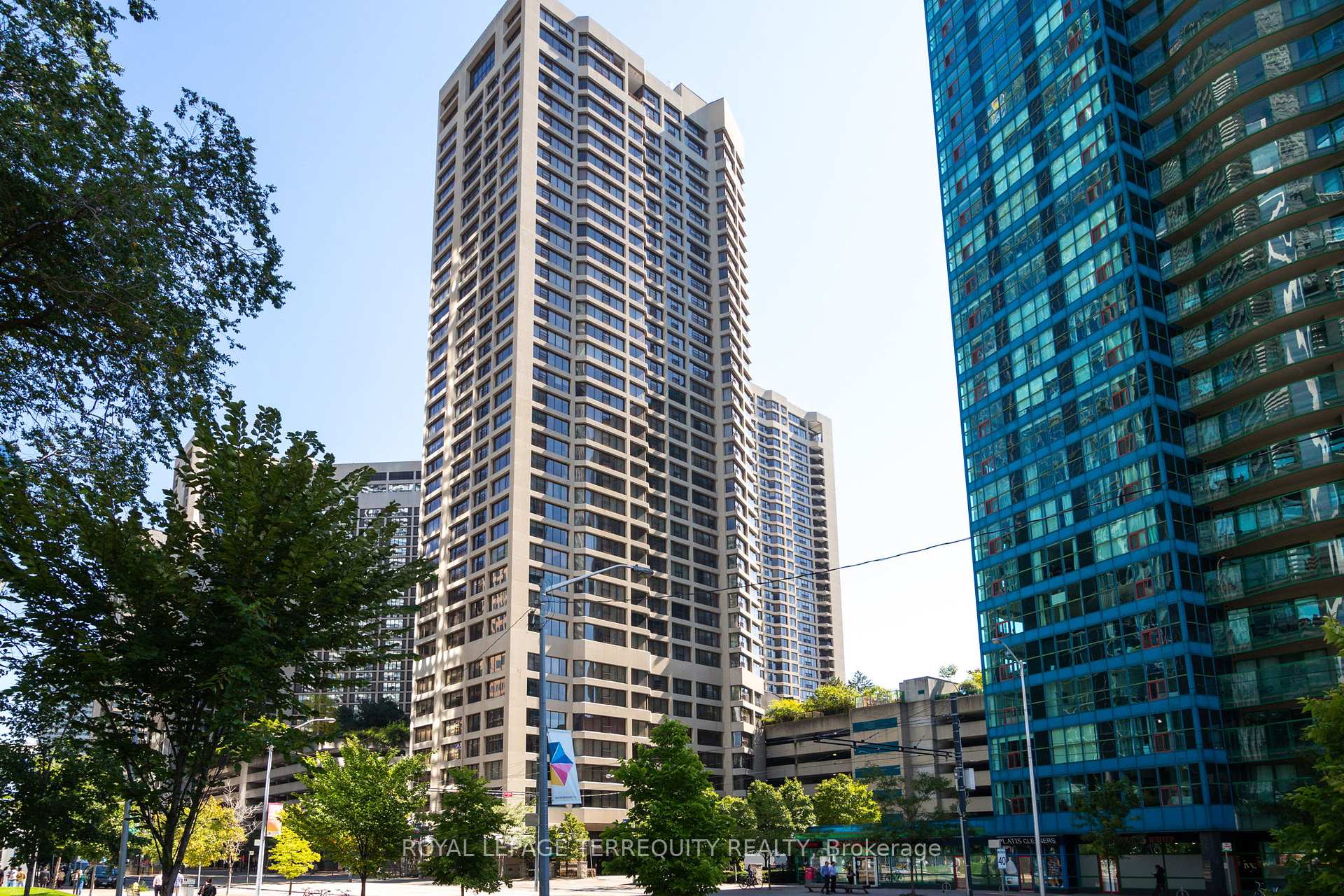 55 Harbour Square 2311