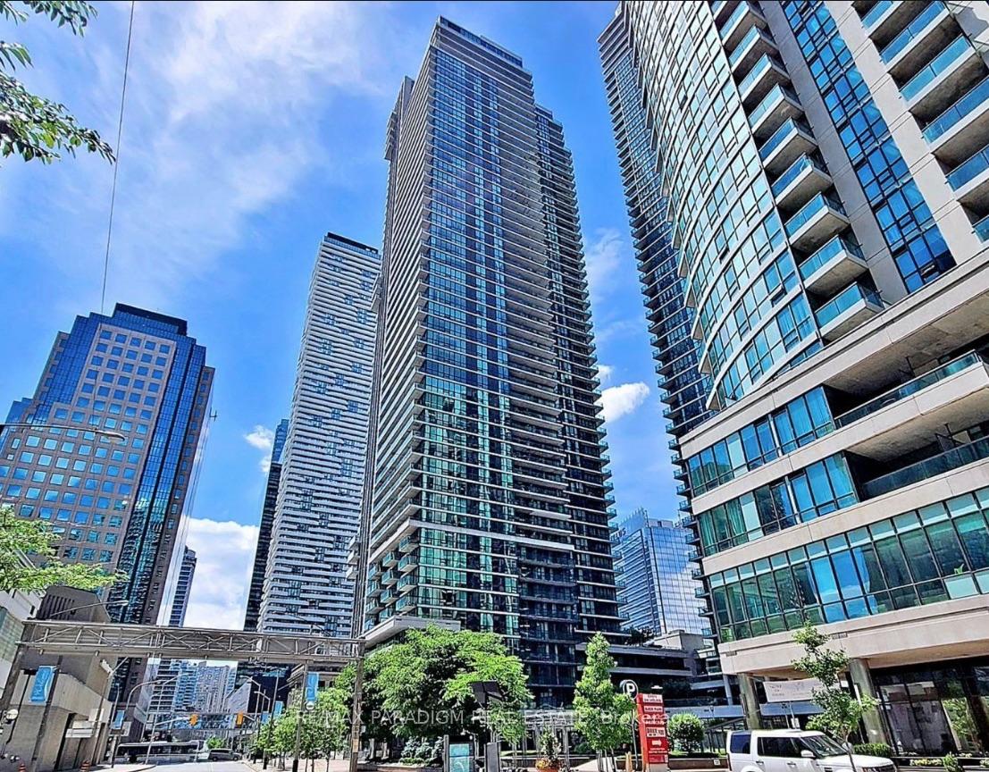 33 Bay Street 1702