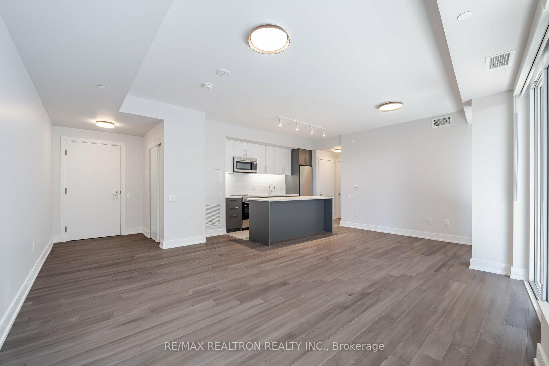 2525 Bathurst Street 703