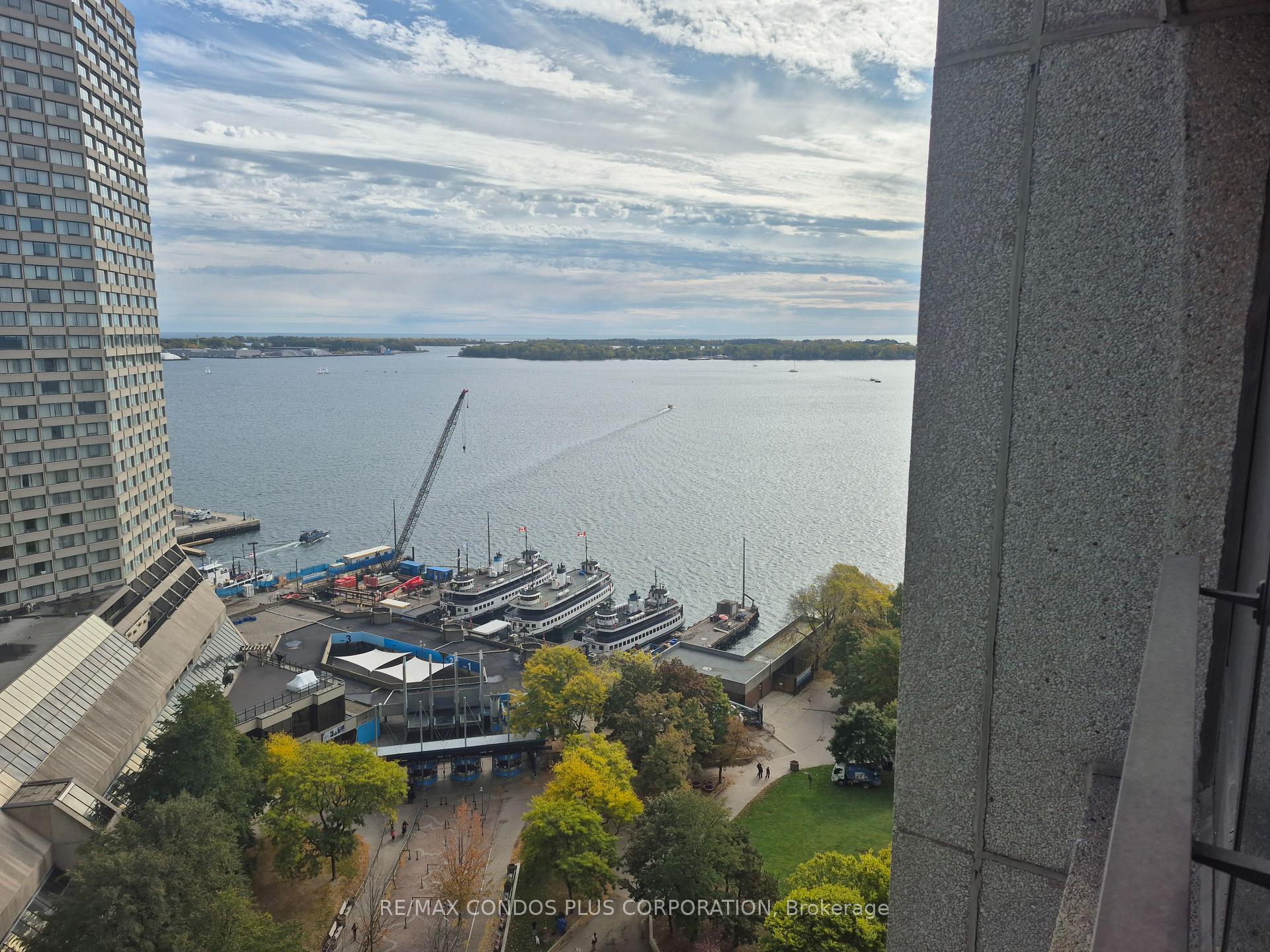 33 Harbour Square 2036