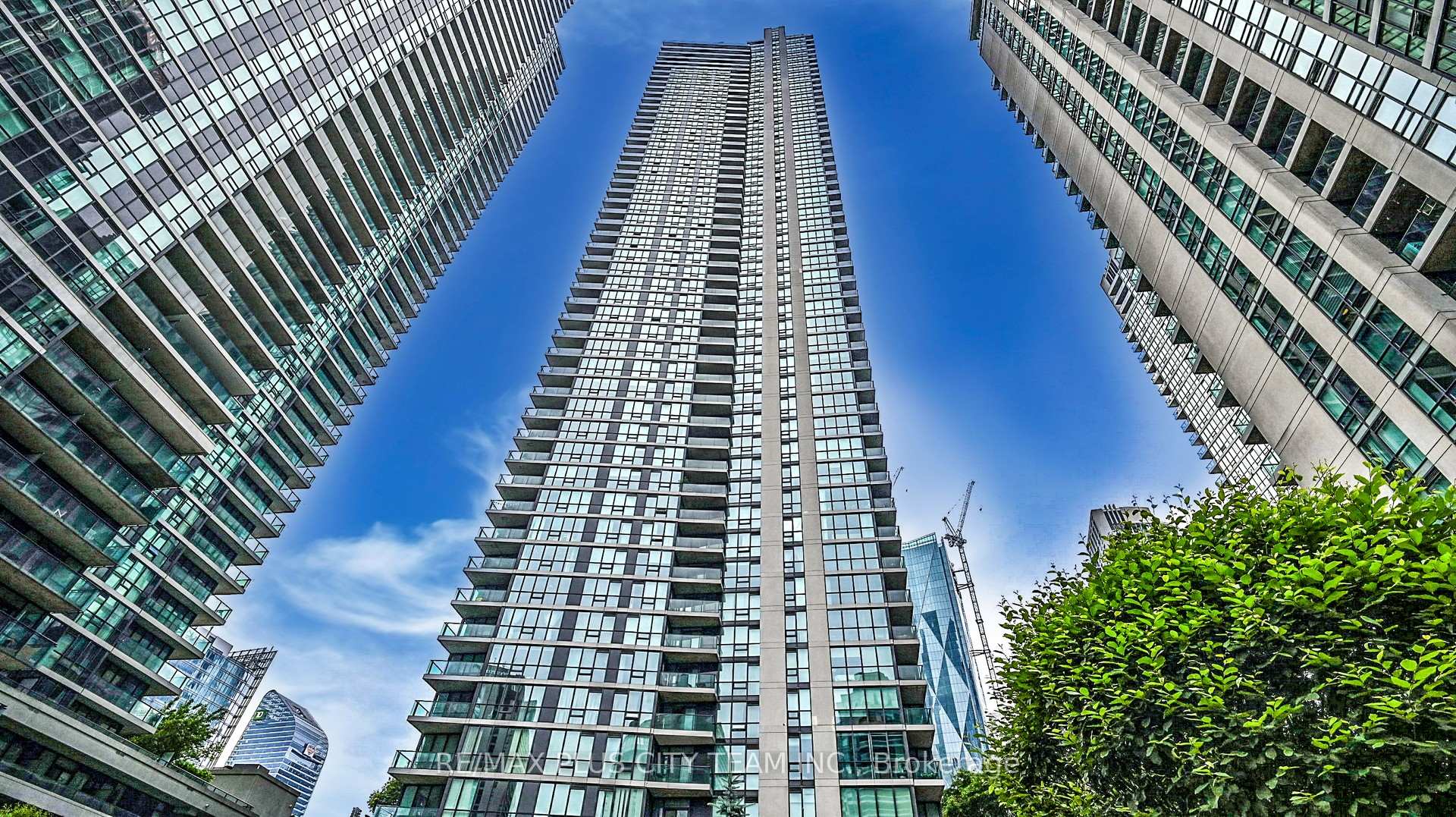 18 Harbour Street 307, Toronto C01 Unit: 307