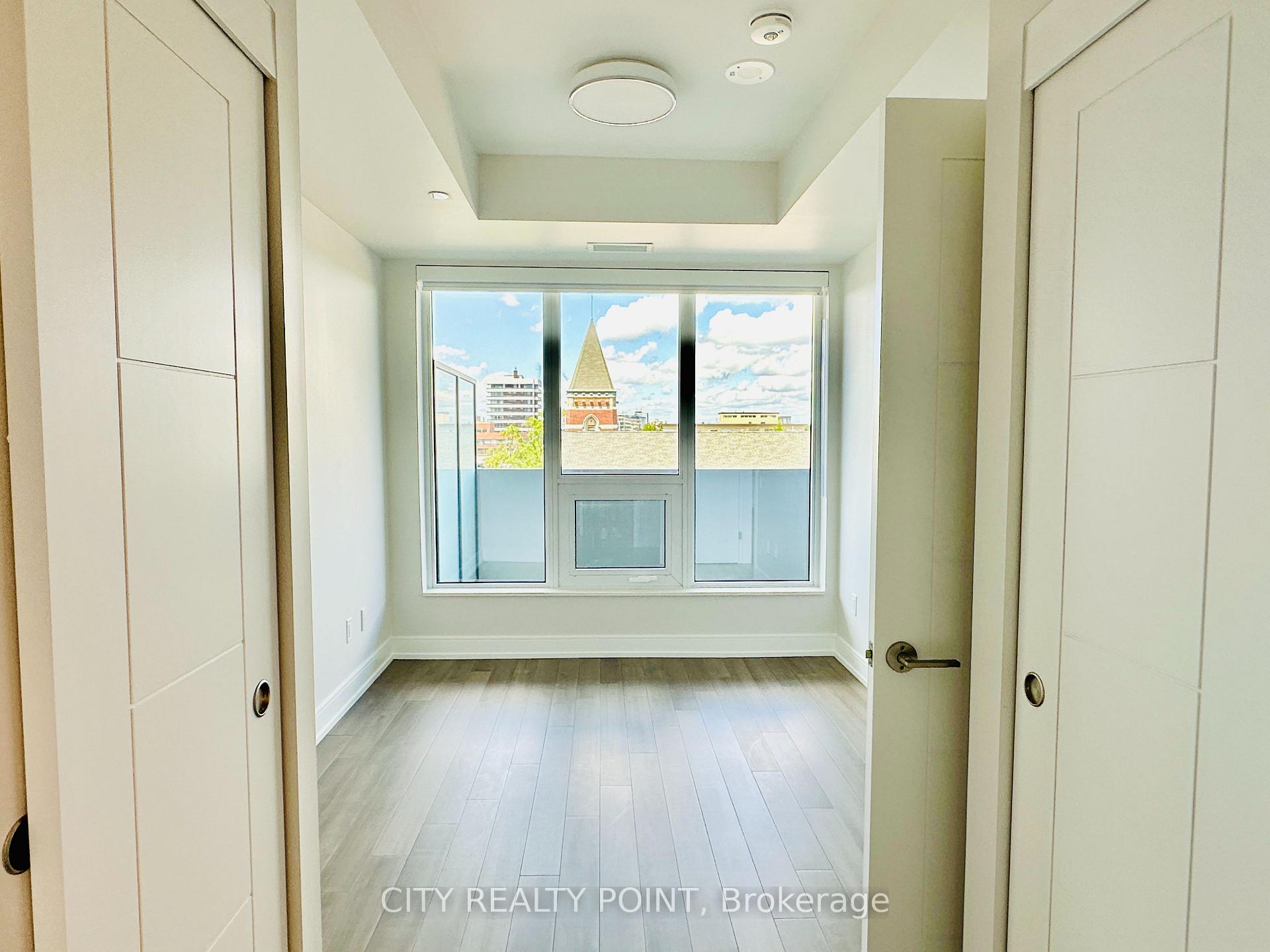 2525 Bathurst Street 1011