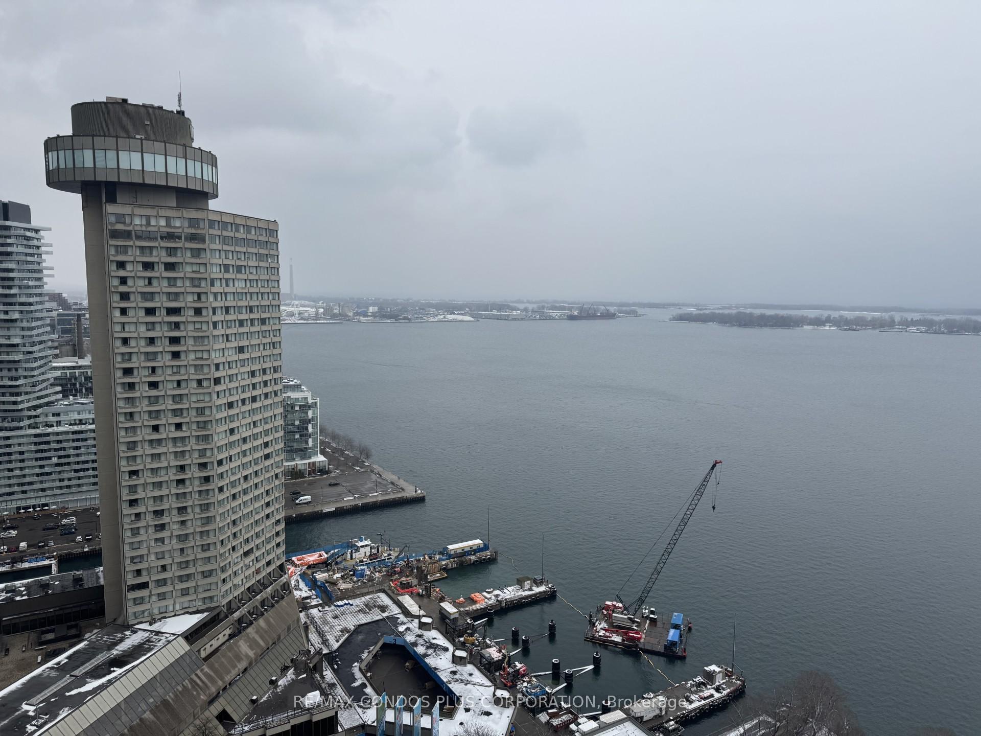 33 HARBOUR Square 3221