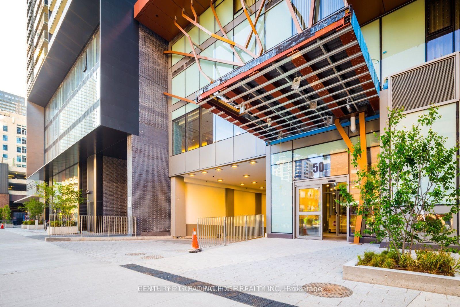 50 Wellesley Street E 806