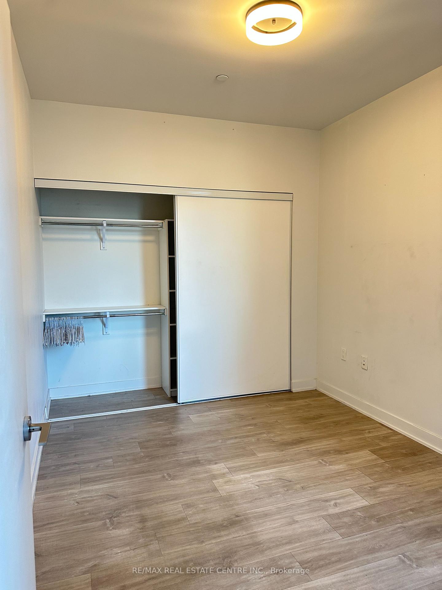 576 Front Street W 1609