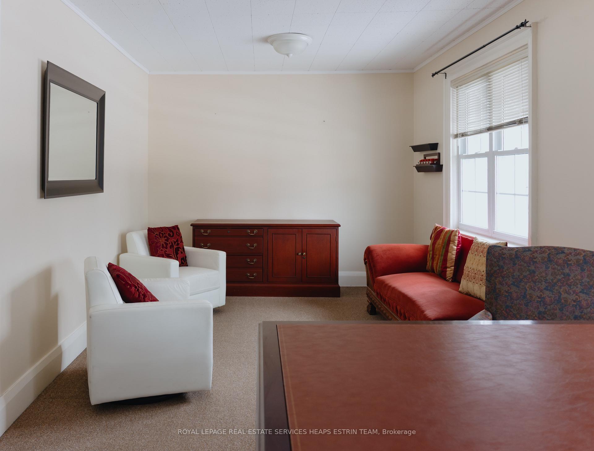 1395 Bayview Avenue 201