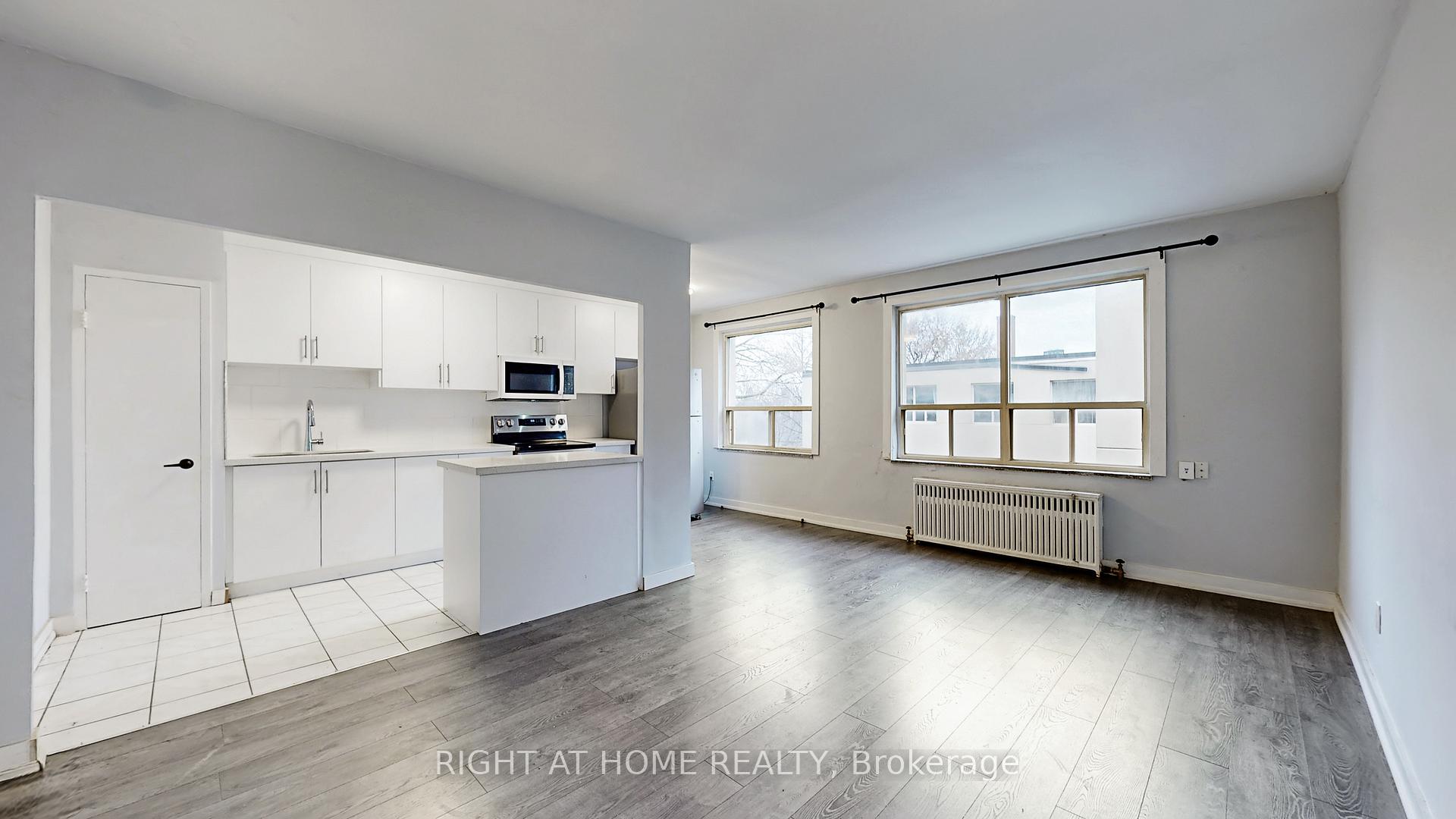 896 Eglinton Avenue E 308