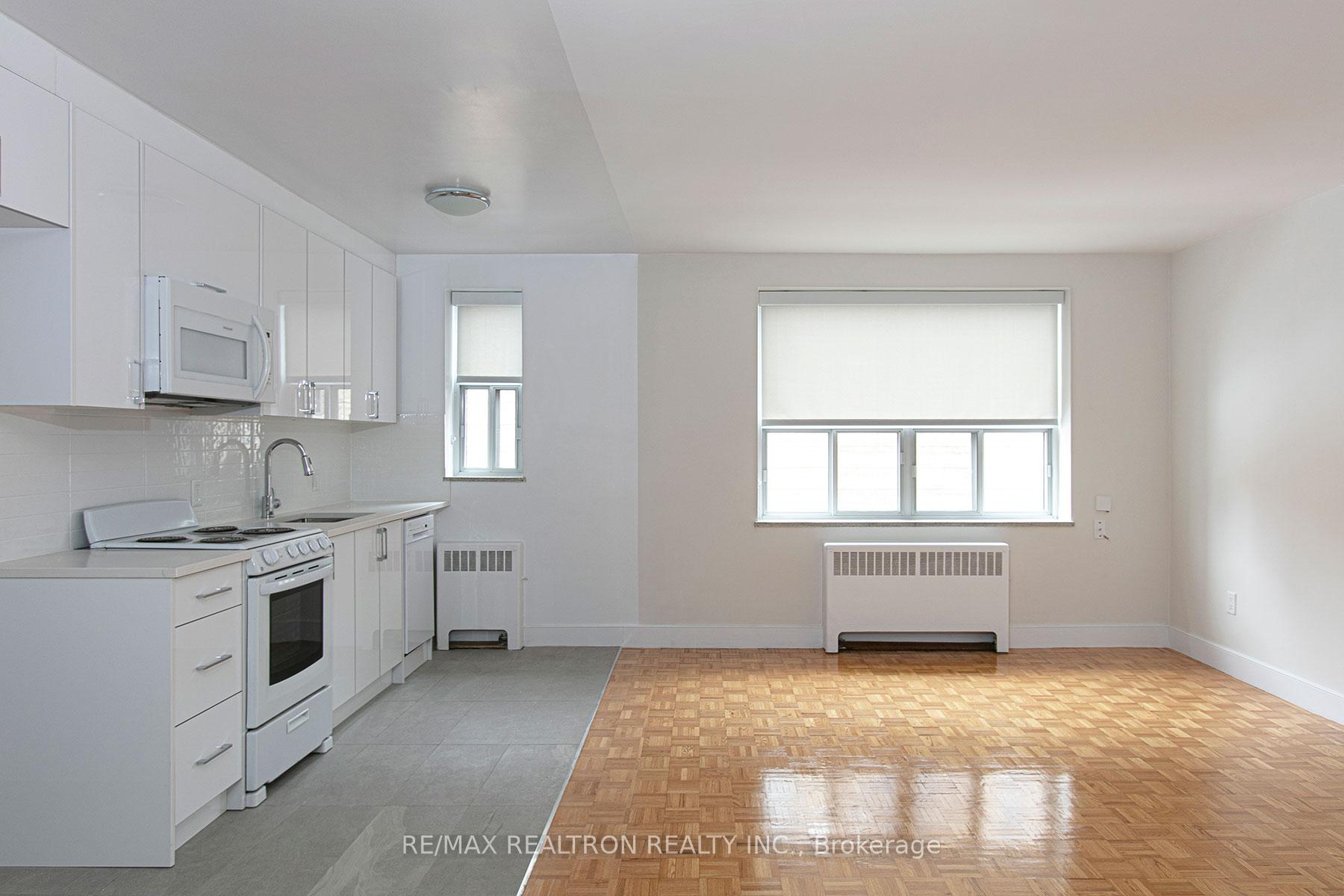 1291 Bayview Avenue 203