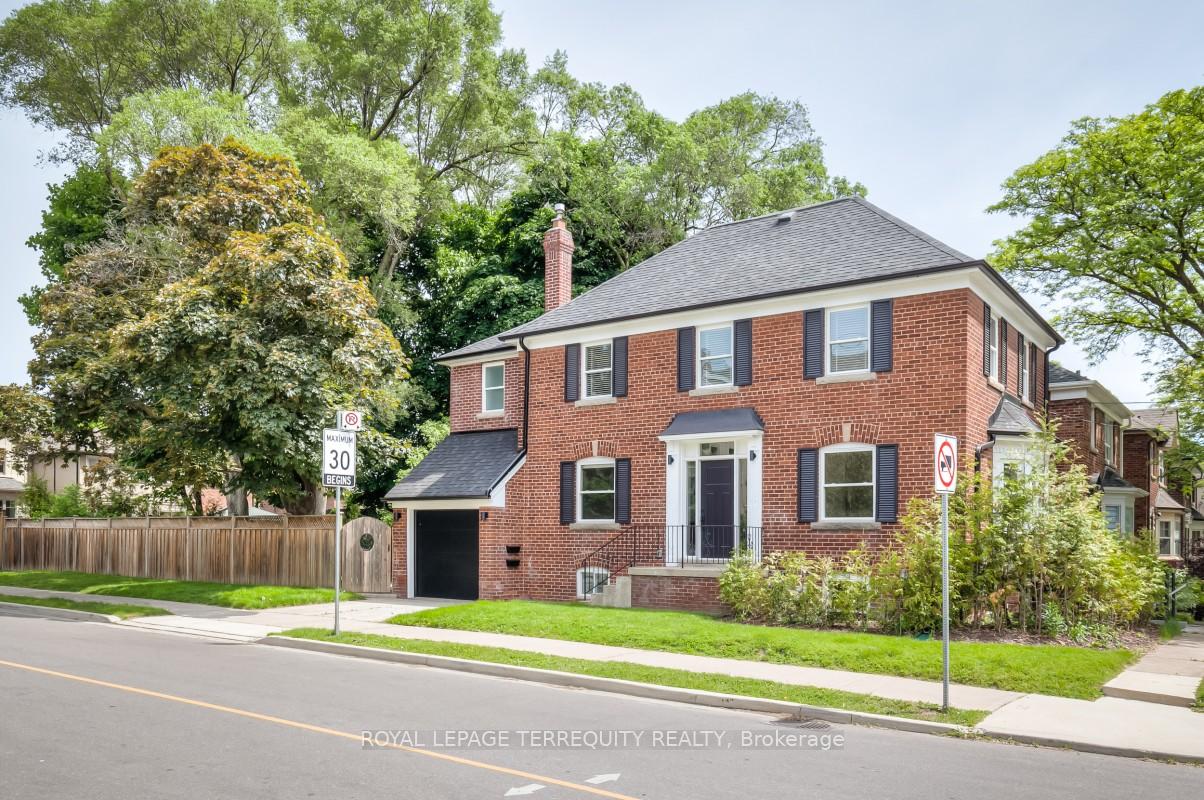 674 Eglinton Avenue E Lower