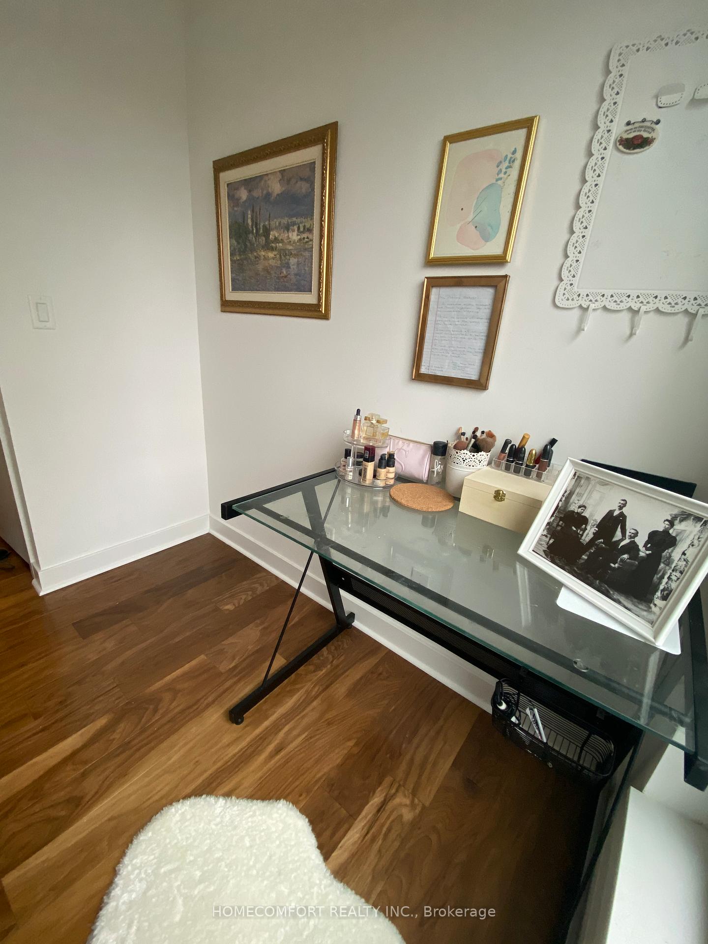 58 Orchard View Boulevard 405