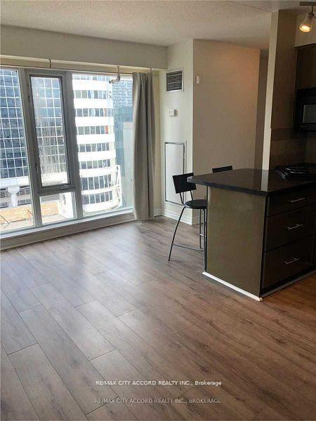 200 Victoria Street 1206