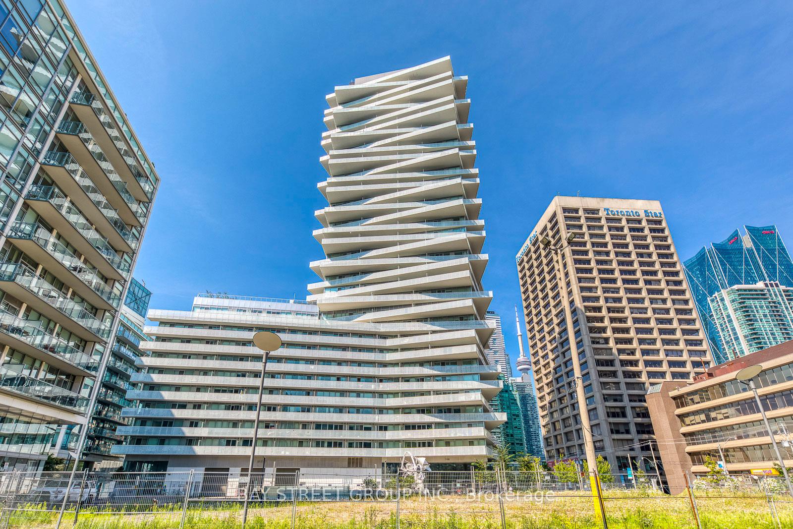 15 Queens Quay E 2905