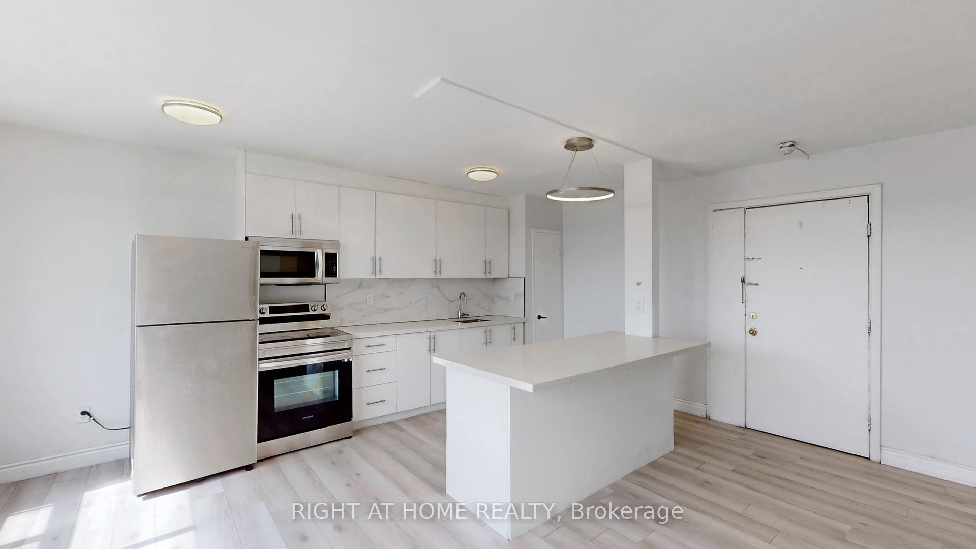 896 Eglinton Avenue E 314