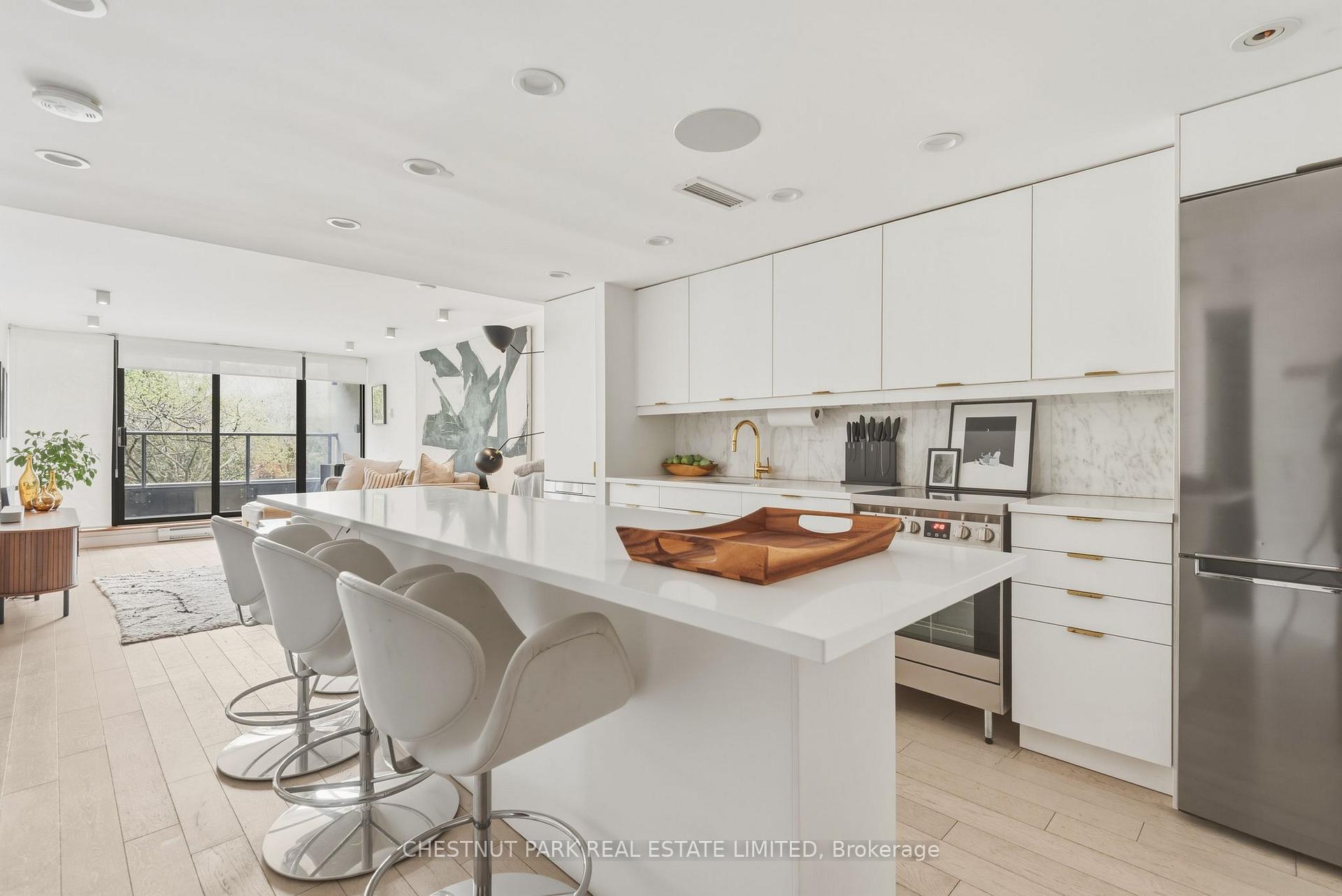 40 Oaklands Avenue 201