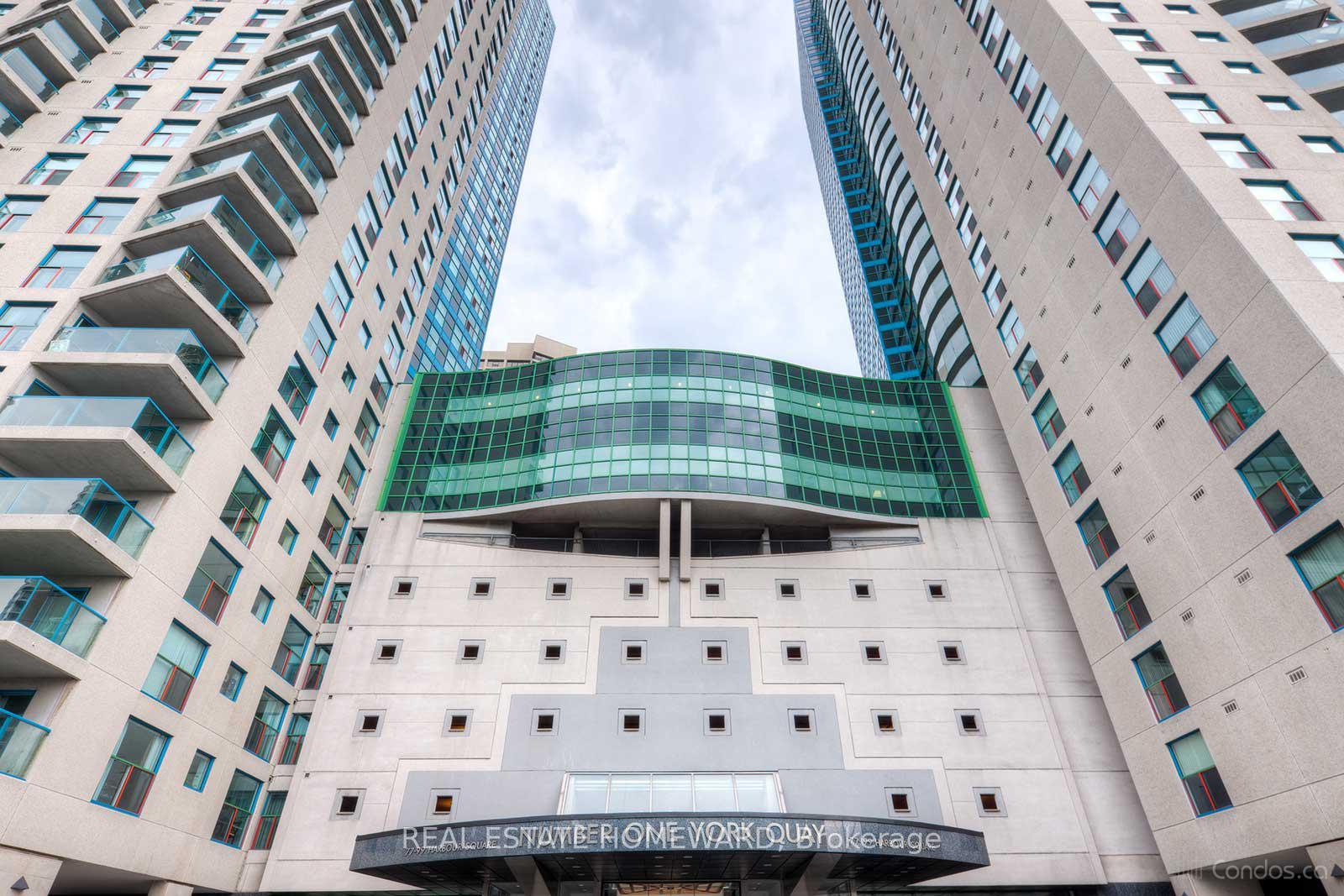 77 Harbour Square 1208
