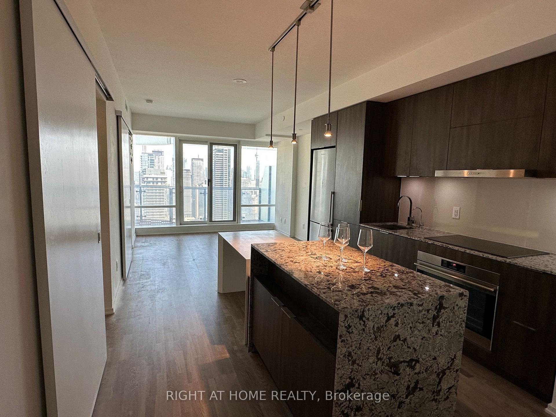 1 Bloor Street E 3205