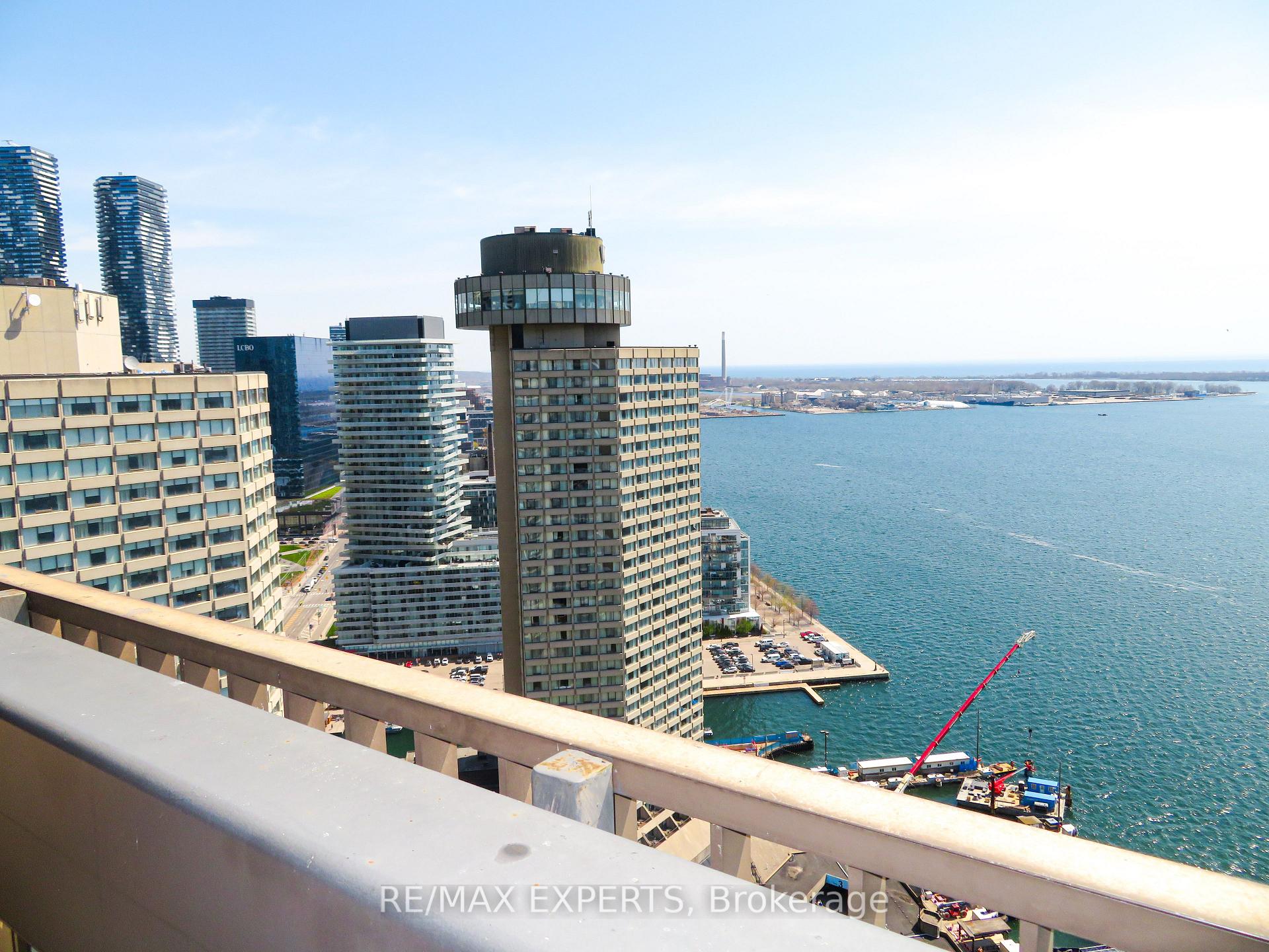33 Harbour Square 2233