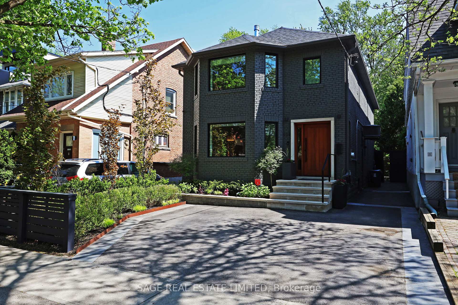 121 Sherwood Avenue