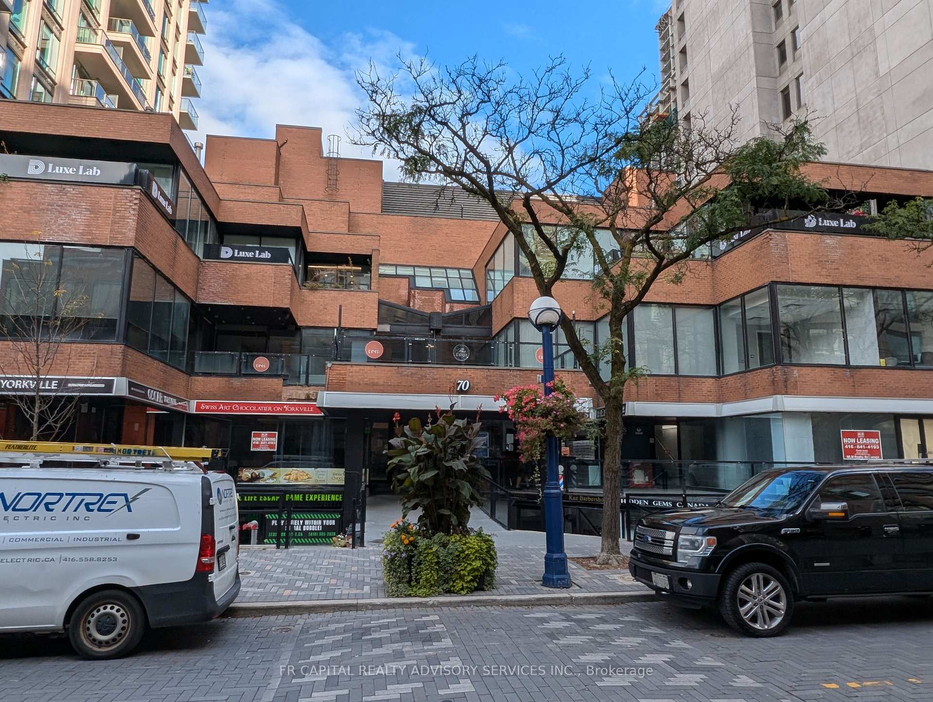 70 Yorkville Avenue 30
