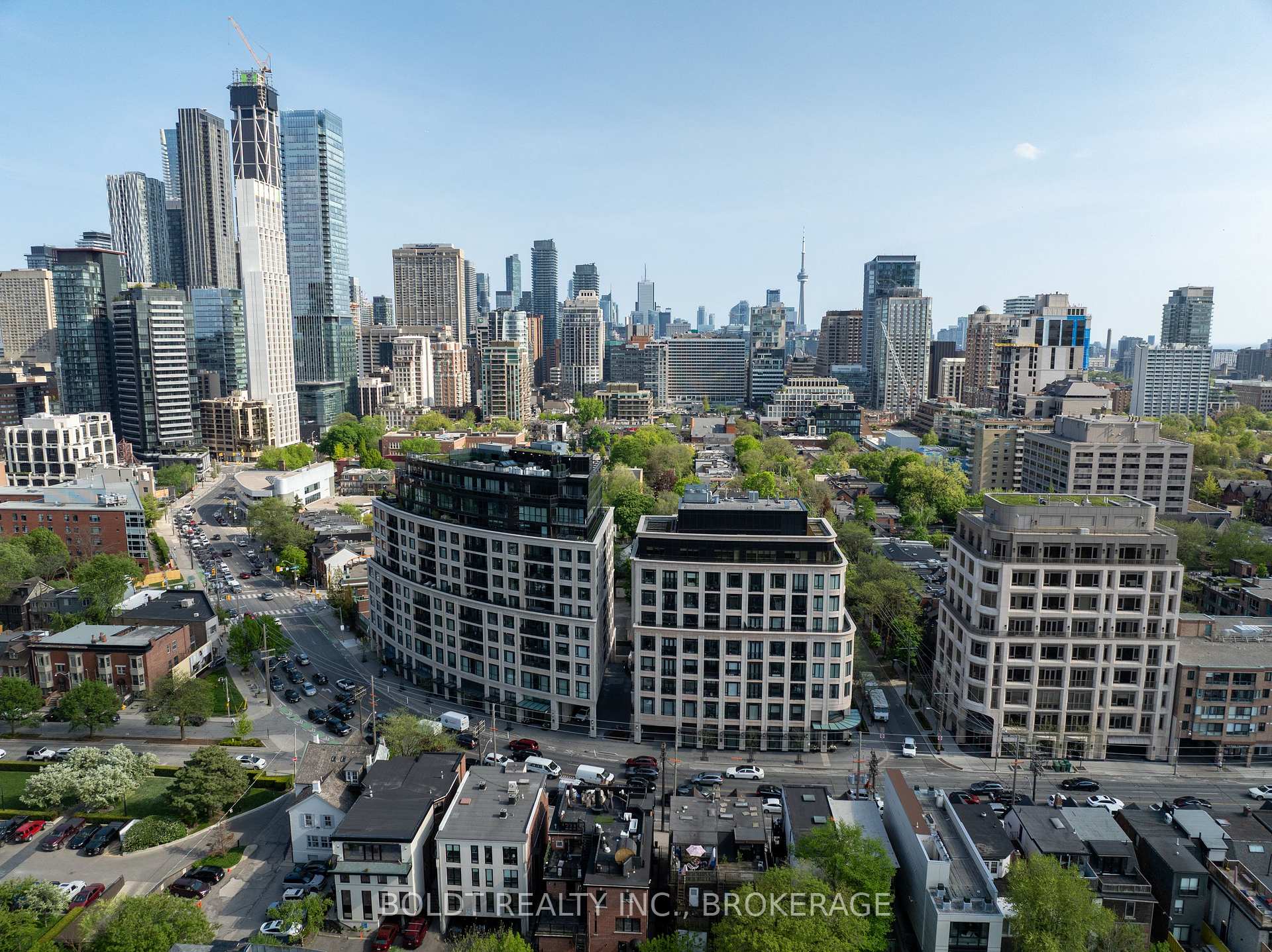 181 Davenport Road 702