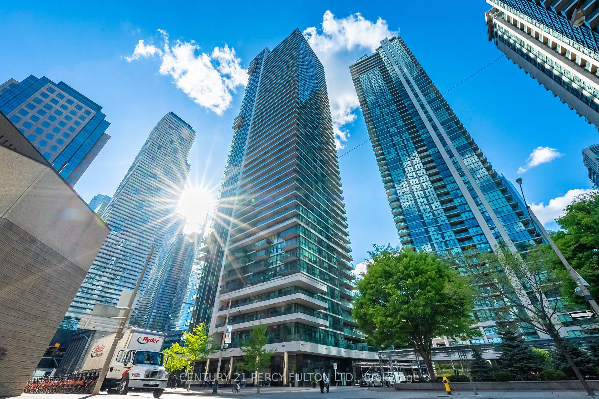 18 harbour Street 703