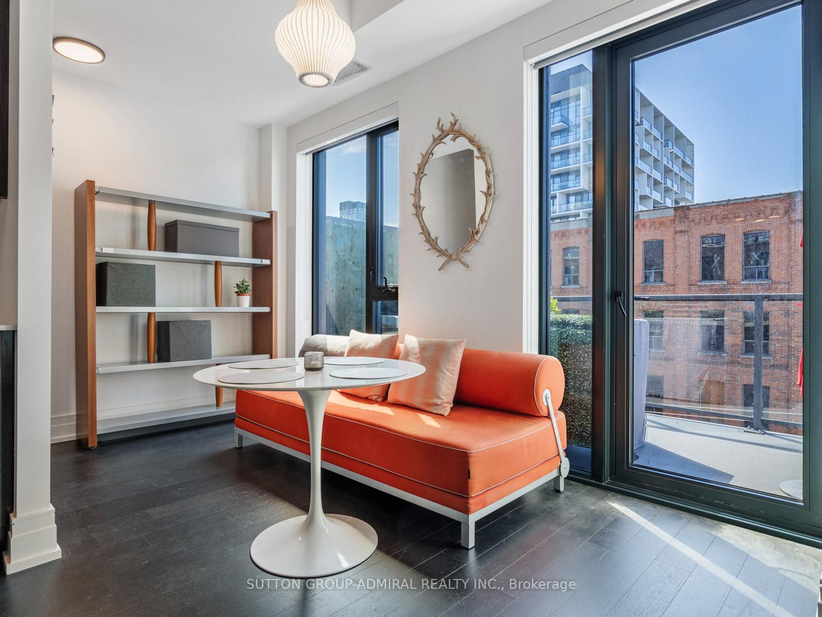 90 Niagara Street 410, Toronto Unit: 410
