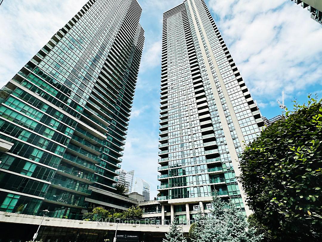 18 Harbour Street 2903
