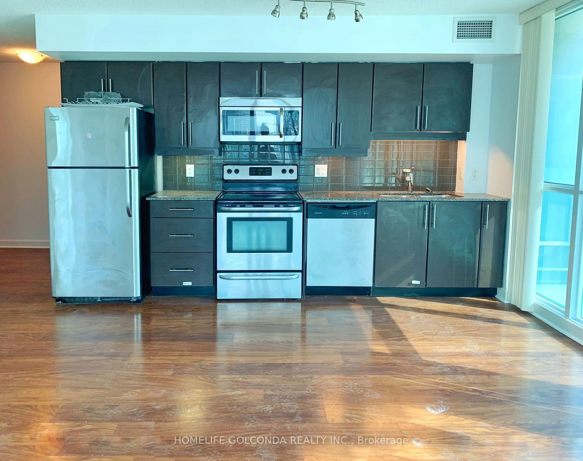 33 Bay Street 1004