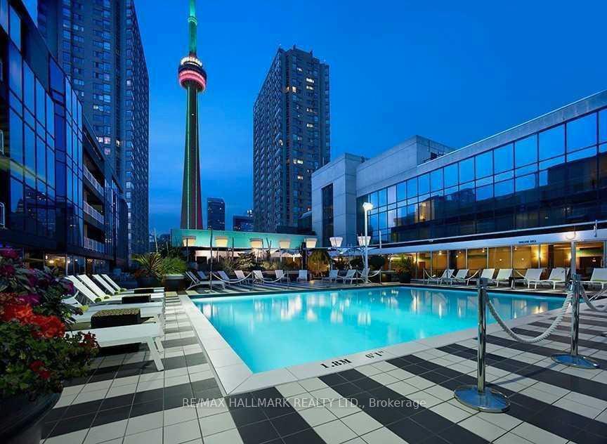 251 Queens Quay W 404