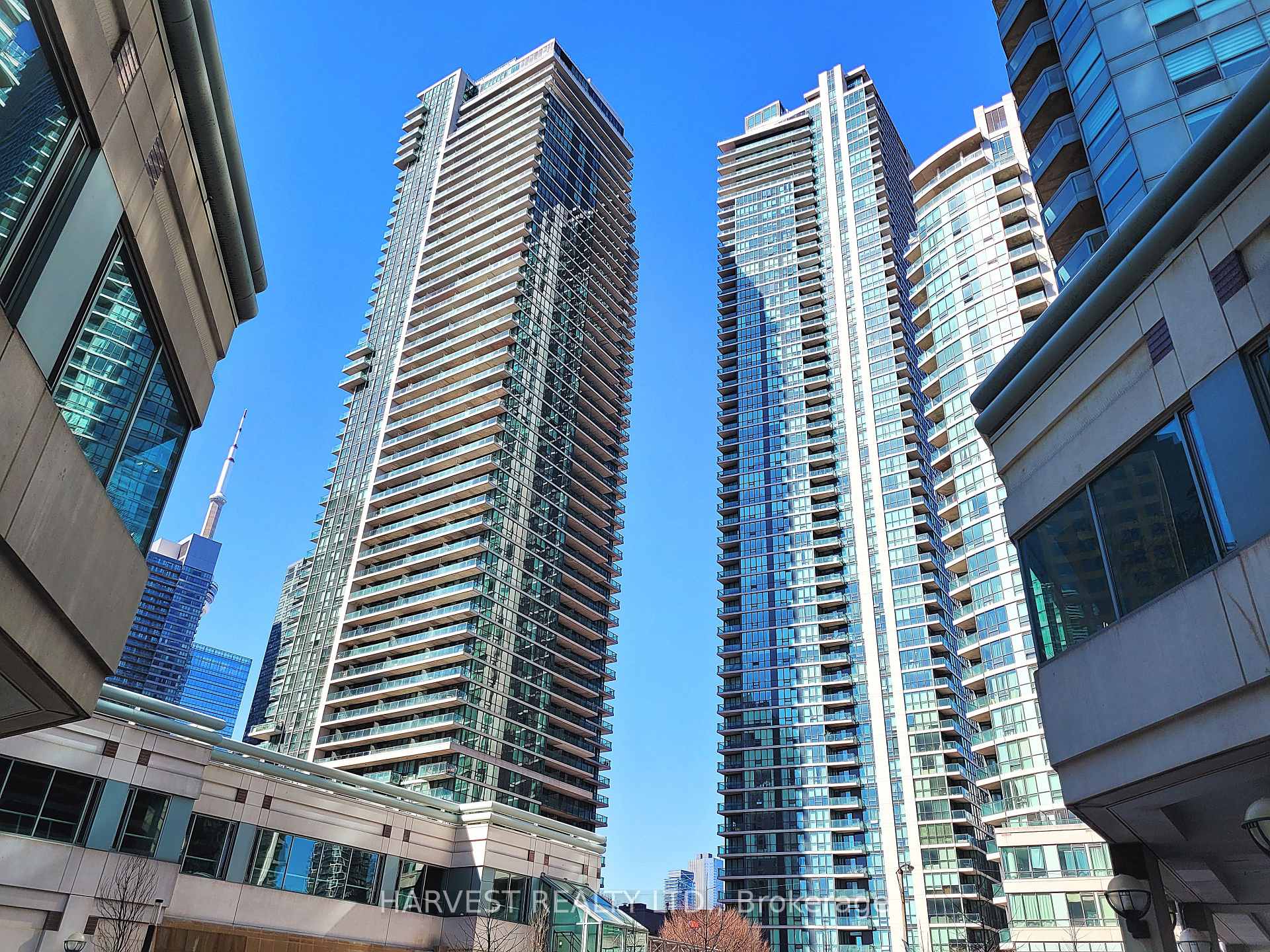 18 Harbour Street 1806, Toronto Unit: 1806