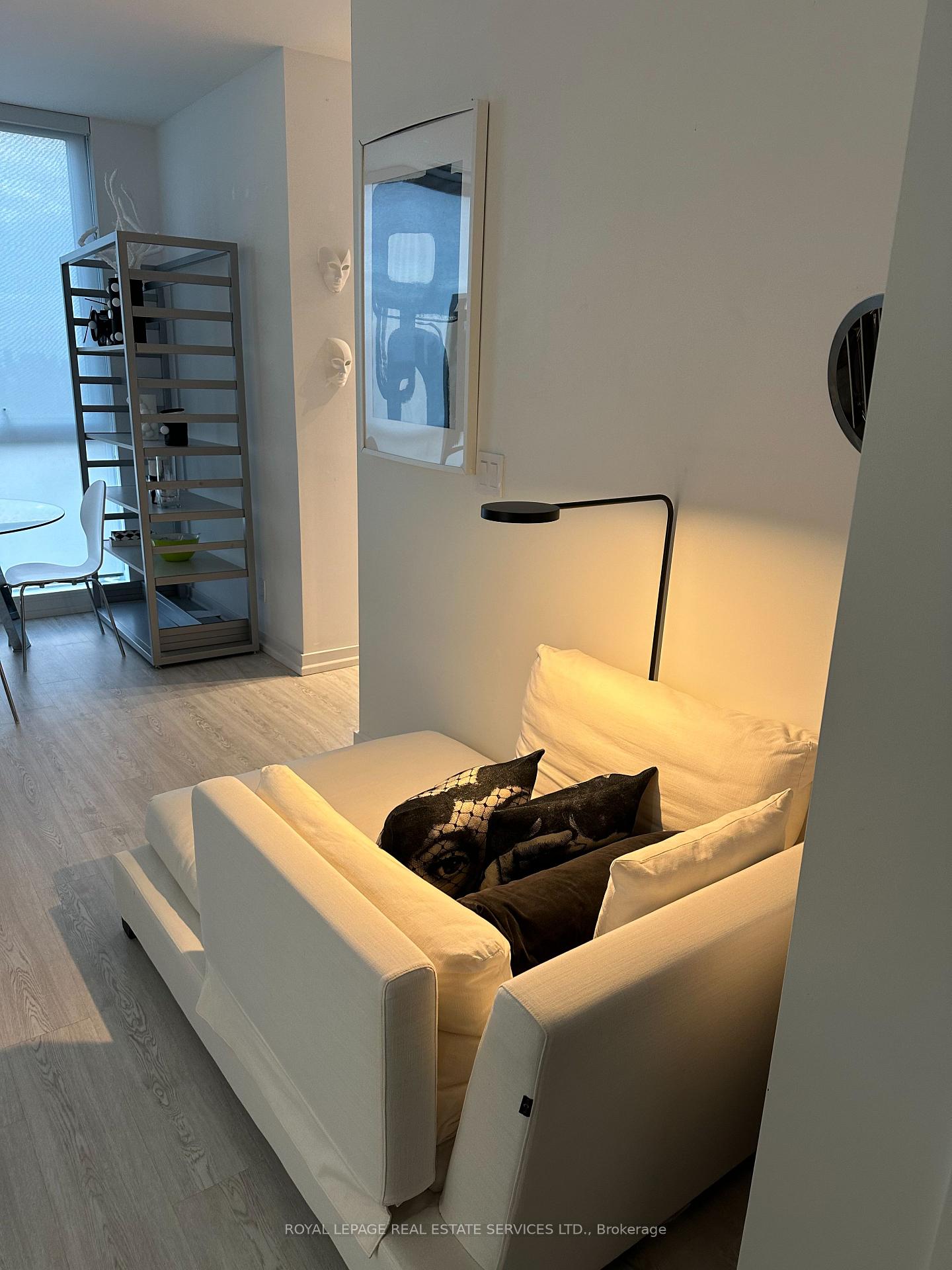 223 St Clair Avenue W 1110, Toronto Unit: 1110