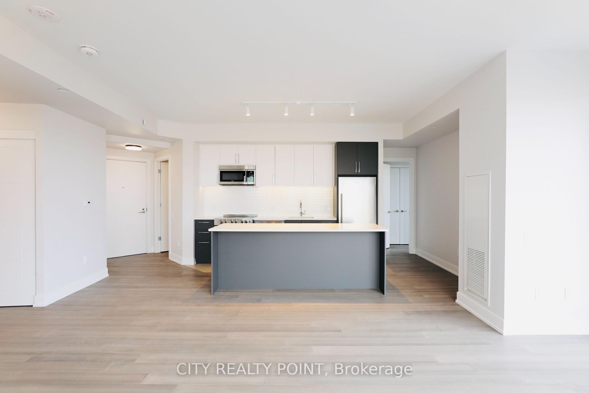 2525 Bathurst Street 407, Toronto Unit: 407