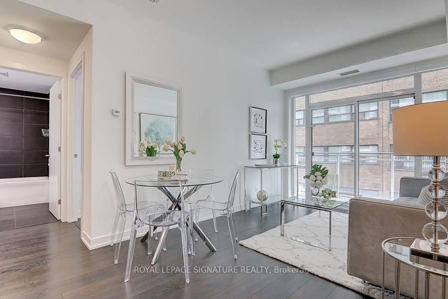 223 St Clair Avenue W 318, Toronto Unit: 318
