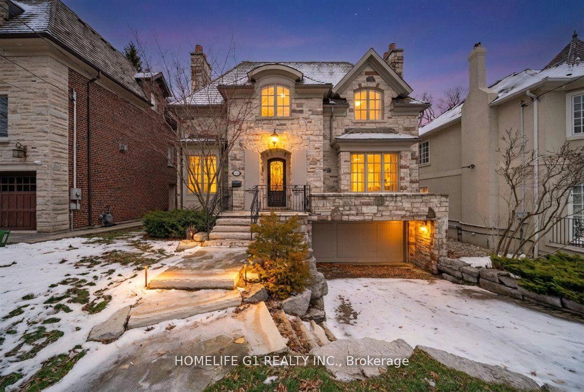 210 St Leonards Avenue, Toronto