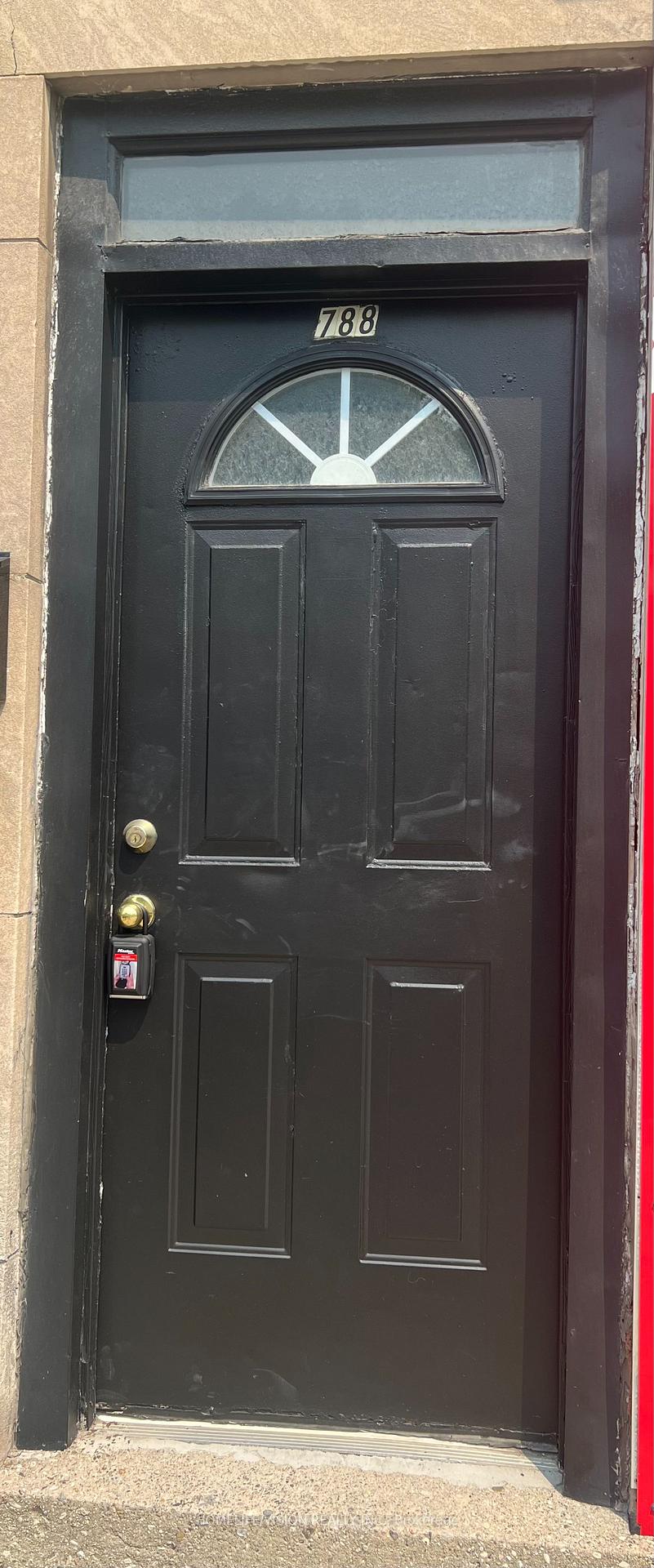788 Eglinton Avenue E 1, Toronto Unit: 1